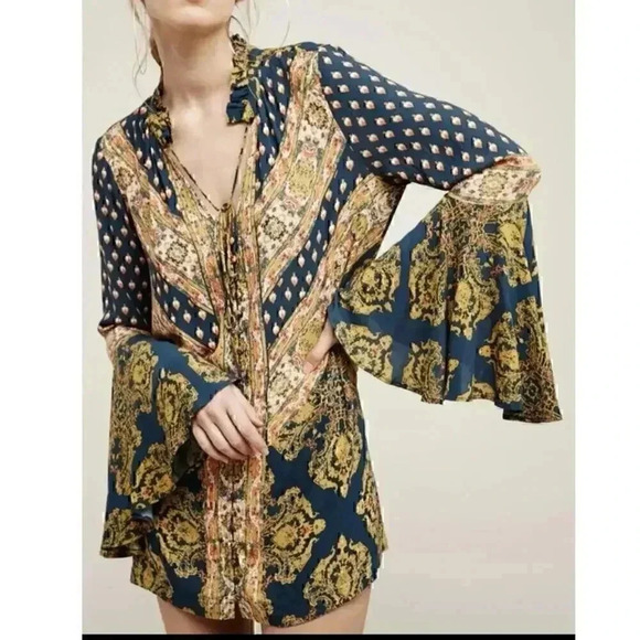 Free People Women's Magic Mystery Tunic Top Bell Sleeve Blouse Petite Small - Picture 1 of 8